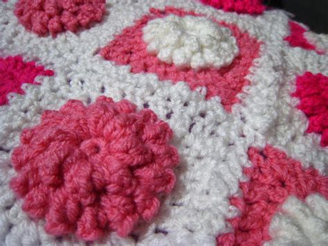 Oh Milly!: Popcorn stitch flower and sunburst granny square cushion cover