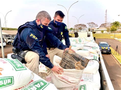 Prf Apreende Toneladas De Maconha Em Carreta Carregada Farinha