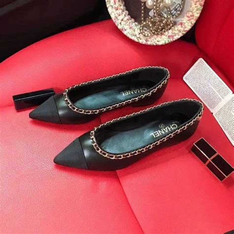 【high Quality】original Ferragamoˉ Flat Bottom Shallow Mouth Bow Female New Patent Leather Round