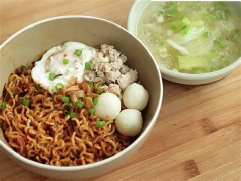 Bosan Makan Mi Instan Biasa Yuk Cobain Resep Indomie Chili Oil Genpi Co