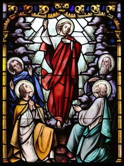 ASCENSION DEPICTED IN STAINED GLASS WINDOW OF NEW YORK CHURCH The