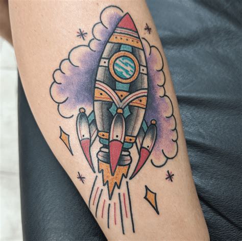 Traditional style rocket I got today : r/TattooDesigns