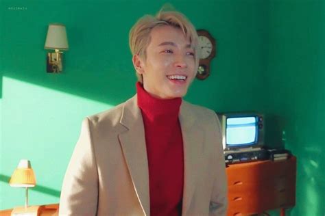Pin By Aleandra Ribeiro On Lee Donghae Mens Blazer Super Junior Blazer