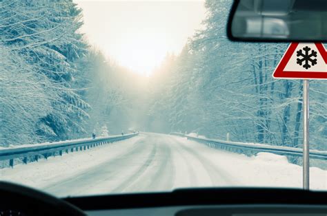 Consejos Para Conducir Con Hielo En El Asfalto