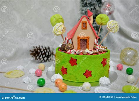 A Casa Doce Do Conto De Fadas Hansel E Do Bolo De Gretel Imagem De