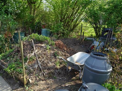 Tageslehrgang Der Naturnahe Garten Kompost Im Garten