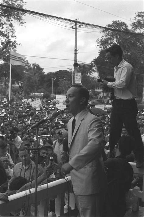 Nguyen van Thieu delivering campaign speech - Cuộc bầu cử … | Flickr