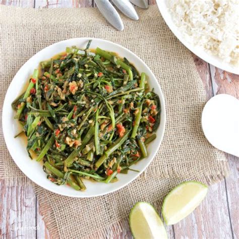 Kangkung Belacan (Stir-fried Water Spinach with Shrimp Paste)