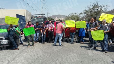 Bloquean Tablajeros Una Calle De Chilpancingo Para Exigir Agua Y Gas