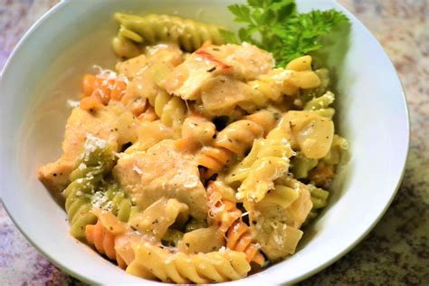 Easy One Pot Chicken Alfredo Recipe