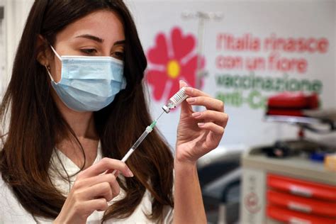 L Ema Ha Approvato Il Vaccino Bivalente Pfizer Per Omicron E In