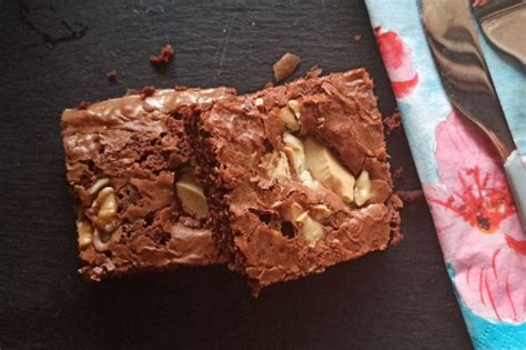 Beyaz Çikolatalı Brownie Tarifi Nasıl Yapılır Yemek