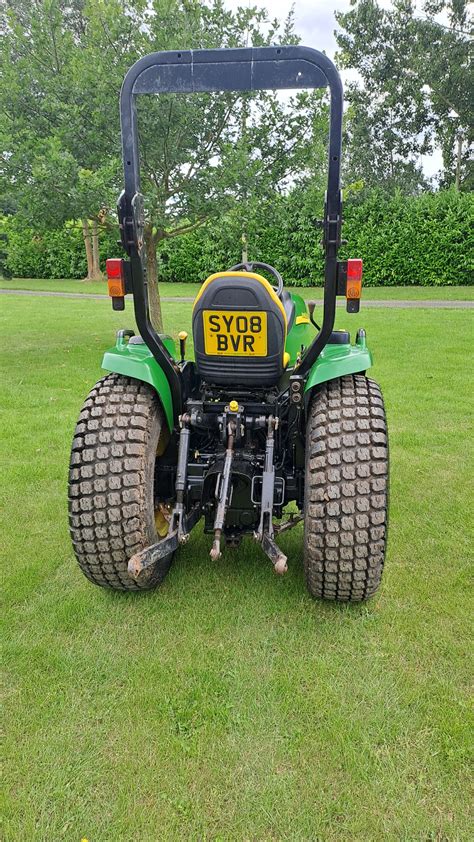 John Deere 3520 Compact Tractor - Small Tractors Small Tractors