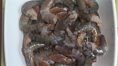 খুব সহজে চিংড়ি মাছ পরিষ্কার করুন। Shrimp Fish Clear Video। Youtube