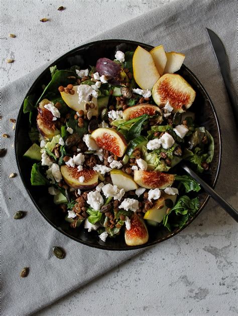 Herbstlicher Salat Mit Feigen Birnen Sveasfoodheaven