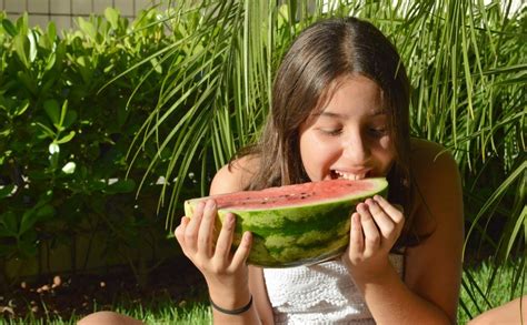 Nutricionista do Hospital da Criança de Alagoas orienta os pais sobre a