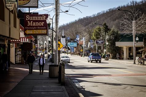 Why Visit Gatlinburg In Winter The Cabin Rental Store