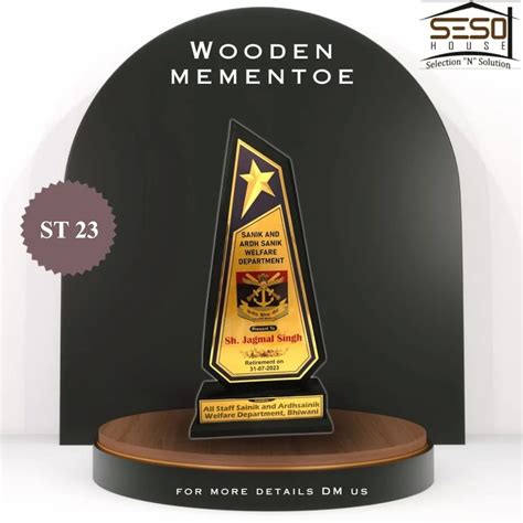 Wooden Frame Memento Trophy At Rs Wooden Trophy In Nagpur Id