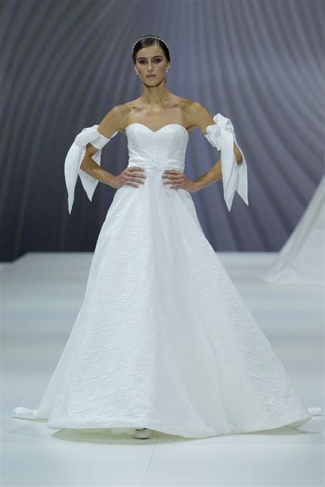 Trend Abito Da Sposa 2023 Scoprili Con La Wedding Planner Di Torino