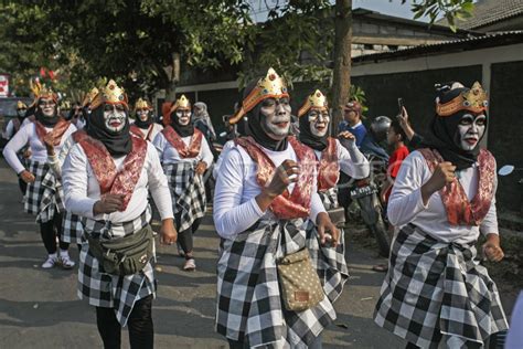 KARNAVAL SAMBUT HUT KEMERDEKAAN RI ANTARA Foto