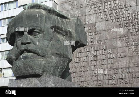 Das Karl Marx Monument In Chemnitz Fotografiert Am Montag 22 Oktober