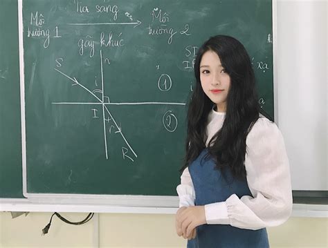 cô giáo xinh đẹp như hot girl từng gây bão mạng xã hội ngày ấy