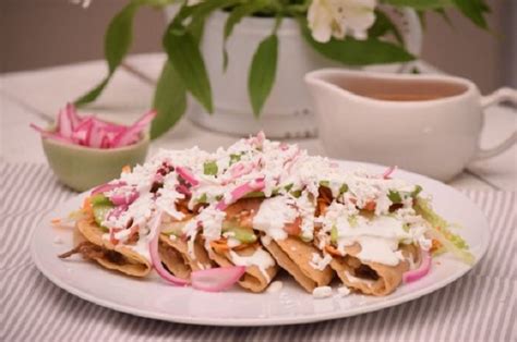 5 Rendidoras Y Fáciles Recetas Mexicanas Con Carne Deshebrada