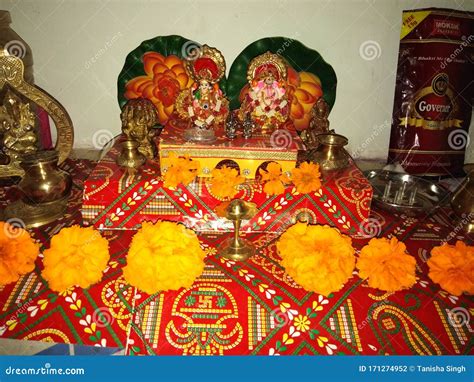 Lakshmi Puja Celebrate in Diwali Editorial Photography - Image of puja ...