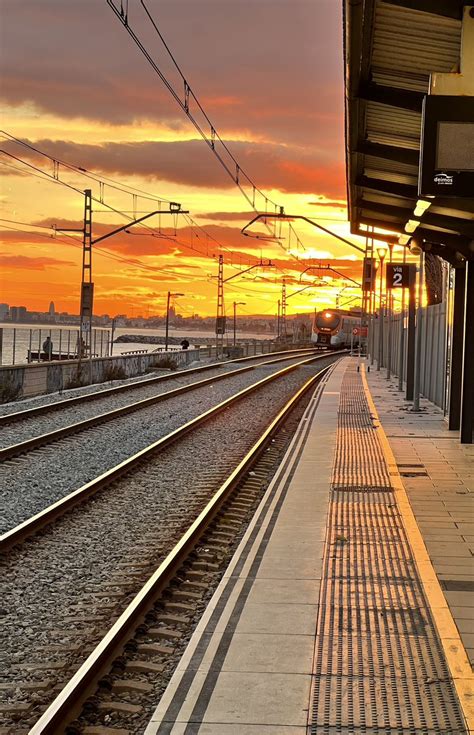 Rodalies Catalunya On Twitter BonaNit Fotografia Realitzada Per