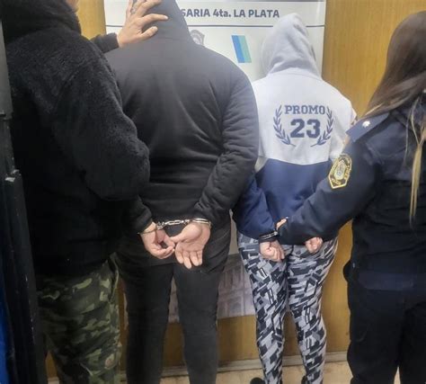 Un Hombre Y Una Mujer Fueron Detenidos Por Entrar A Robar A Una Casa