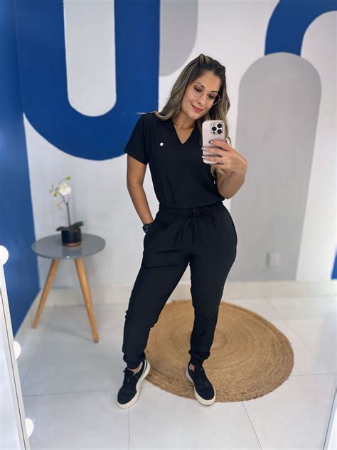 Conjunto Scrub Jogger Preto Linia Scrubs