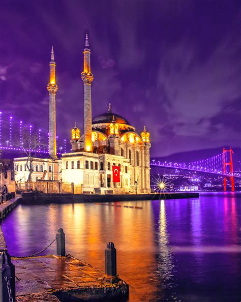 Download Stunning Istanbul Mosque During a Nighttime Wallpaper ...