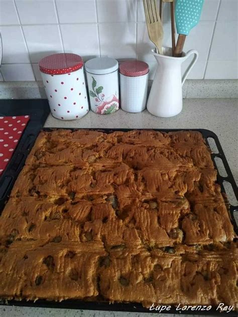 Empanada De Ma Z Con Berberechos De Noia Con Sus Conchas Gastronom A