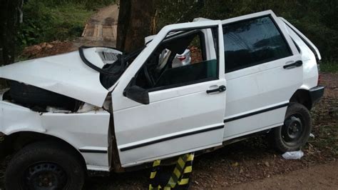 URGENTE Imagens inéditas mostram a destruição do Fiat Uno envolvido em