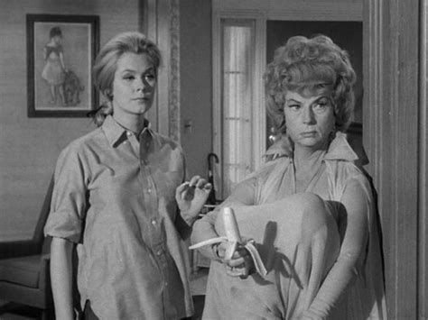 Elizabeth Montgomery And Agnes Moorehead In Bewitched Abc Tv 1965 Agnes Moorehead Sex And The