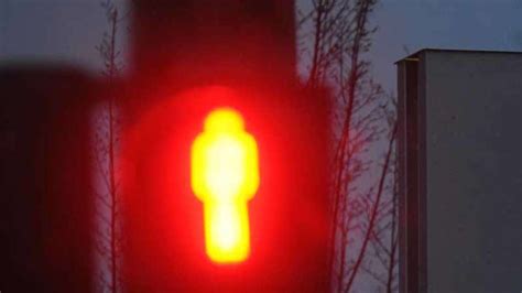 Rote Ampel überquert Fußgänger bei Verkehrsunfällen in Frankfurt