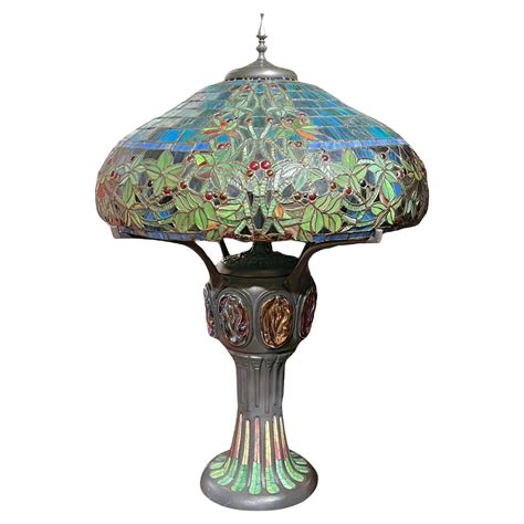 Antique Chicago Mosaic Co Leaded Glass Table Lamp Floral Details Shade