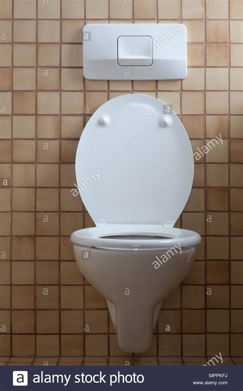 Toilet Hi Res Stock Photography And Images Alamy