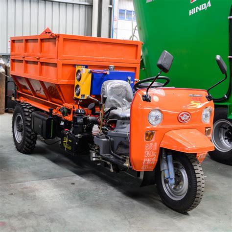 Three Wheel Fertilizer Spreader