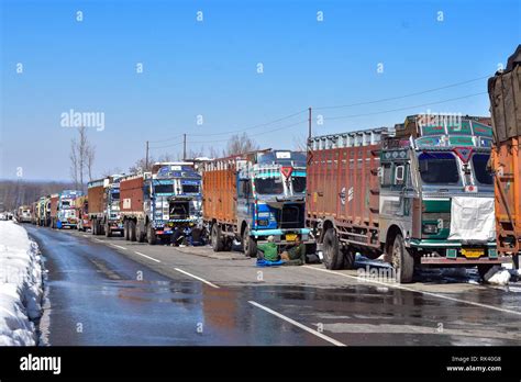 National highway 1 india hi-res stock photography and images - Alamy