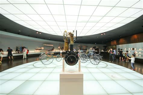 Gullwings and racing legends at the Mercedes-Benz museum - Roadshow