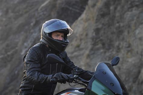 Ewan Mcgregor E Moto Guzzi Ancora Insieme Ecco Il Nuovo Capitolo