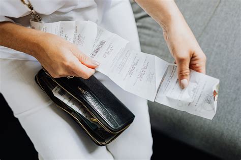 5 Reasons Why A ShoeBox of Receipts is Bad for Your Business