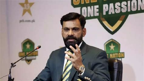 Pakistan Team Unhappy With Mohammad Hafeez Chairman Puts Players