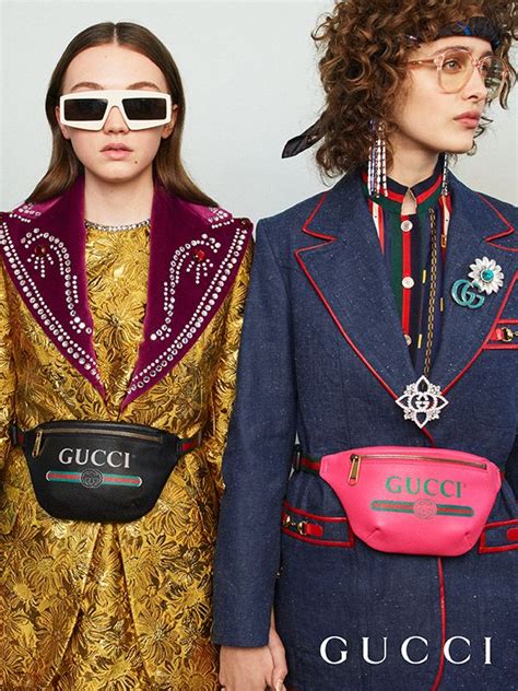 Inspired by retro-style prints from the 80s, the Gucci vintage logo ...