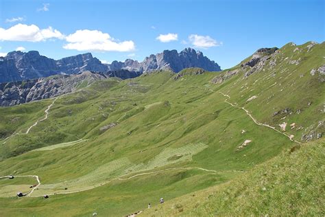 Peitlerkofel Sas De Putia Dolomites Peitlerkofel The View From Col