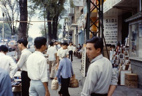 Saigon street Lê Lợi Ave Photo by Lloyd manhhai Flickr