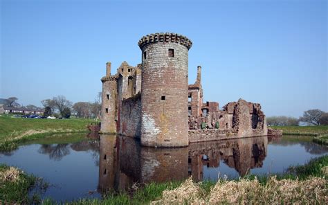 Caerlaverock Castle Stunning Hd Wallpaper Of A Historic Landmark