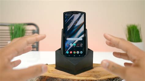 Motorola RAZR Unboxing 2020 The 1500 Foldable Phone YouTube