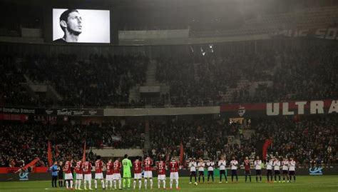 Champions League La UEFA Dispuso Un Minuto De Silencio En Memoria